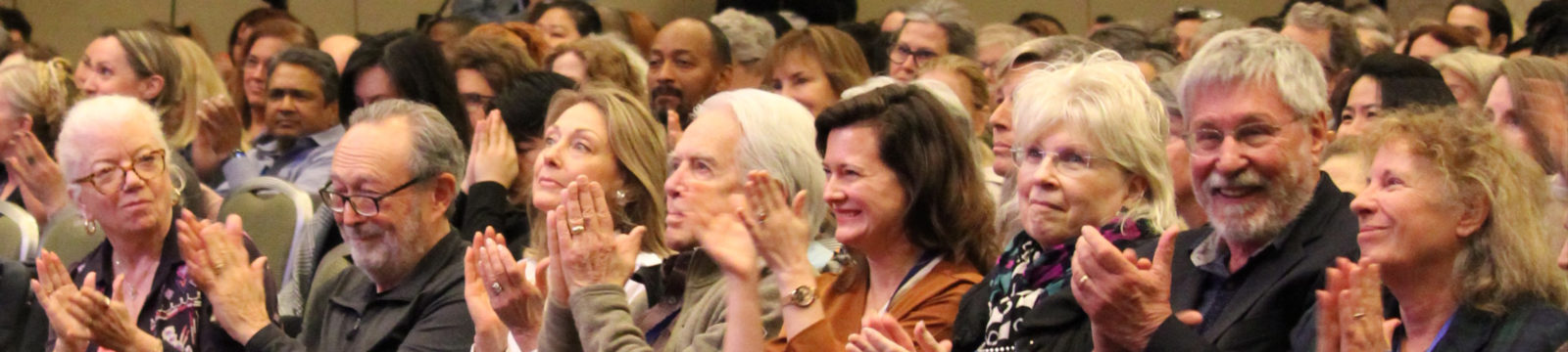 BVDK TC banner 02 Bessel and crowd clapping